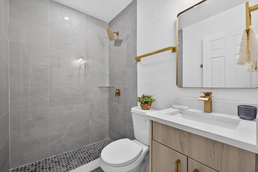 Active With Contract: $389,900 (3 beds, 2 baths, 1157 Square Feet)