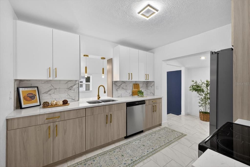 Active With Contract: $389,900 (3 beds, 2 baths, 1157 Square Feet)