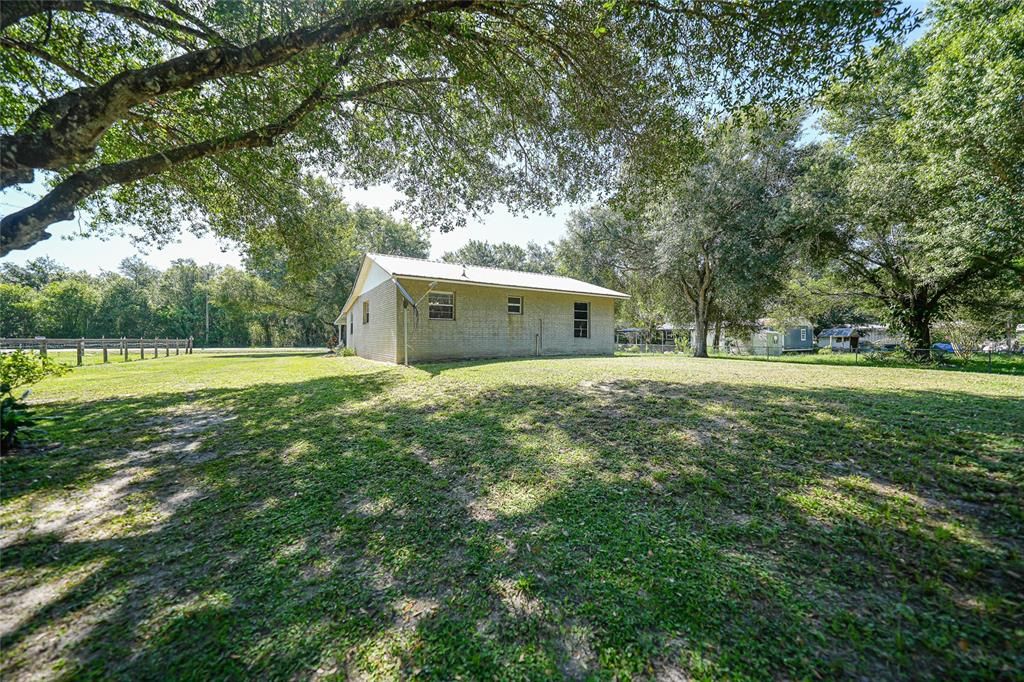 For Sale: $242,900 (2 beds, 1 baths, 1152 Square Feet)