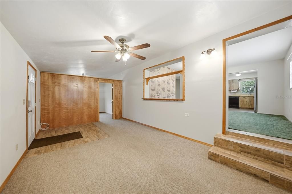 For Sale: $242,900 (2 beds, 1 baths, 1152 Square Feet)