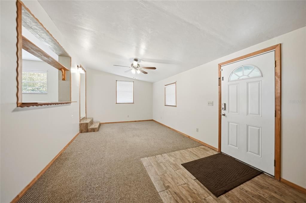 For Sale: $242,900 (2 beds, 1 baths, 1152 Square Feet)
