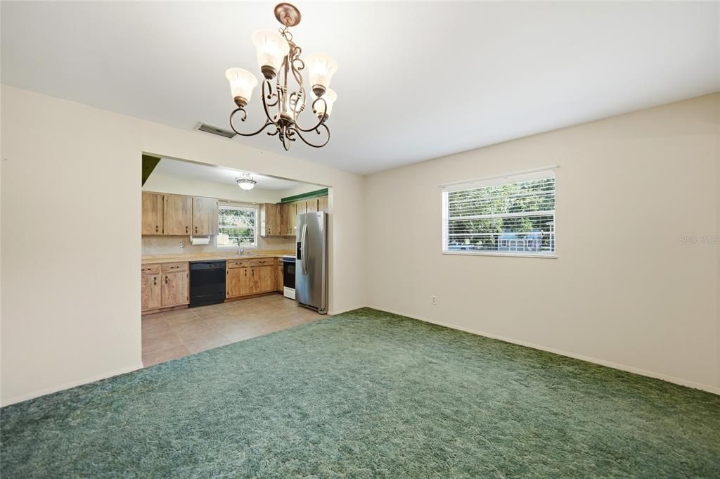 For Sale: $242,900 (2 beds, 1 baths, 1152 Square Feet)