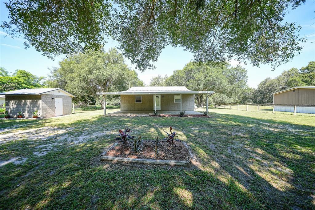 For Sale: $242,900 (2 beds, 1 baths, 1152 Square Feet)