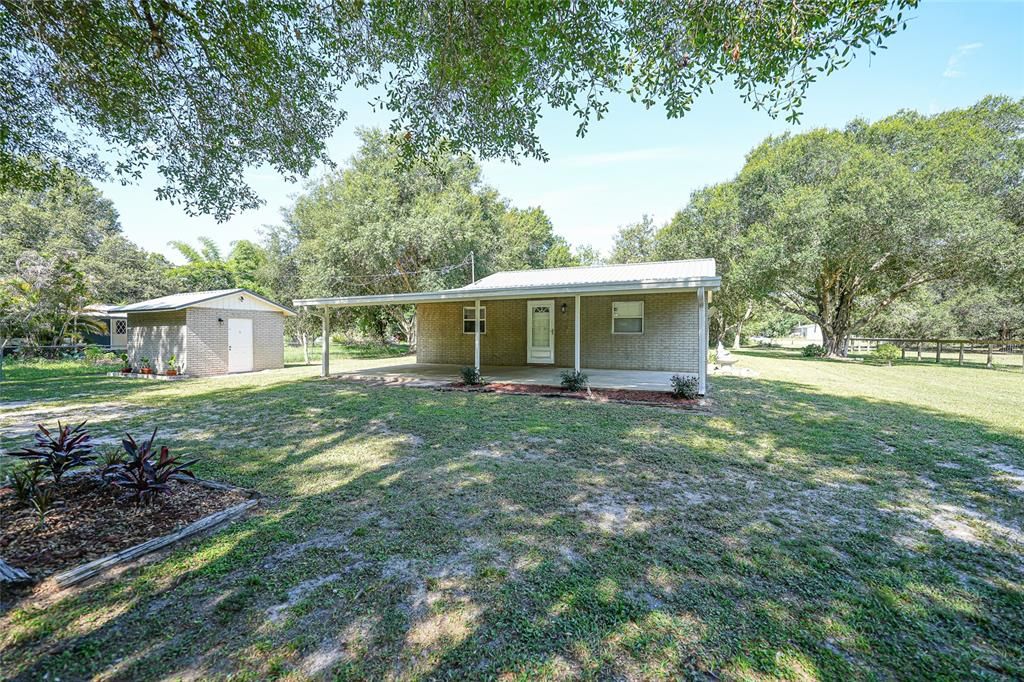 For Sale: $242,900 (2 beds, 1 baths, 1152 Square Feet)