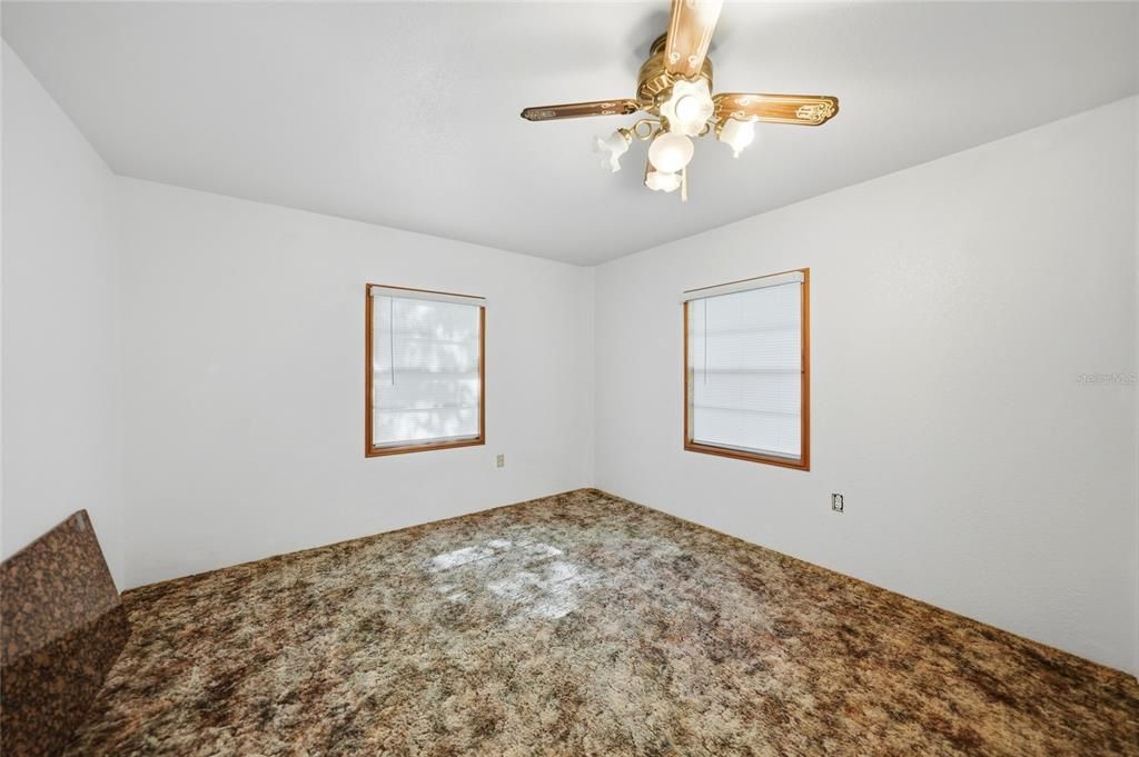 For Sale: $242,900 (2 beds, 1 baths, 1152 Square Feet)
