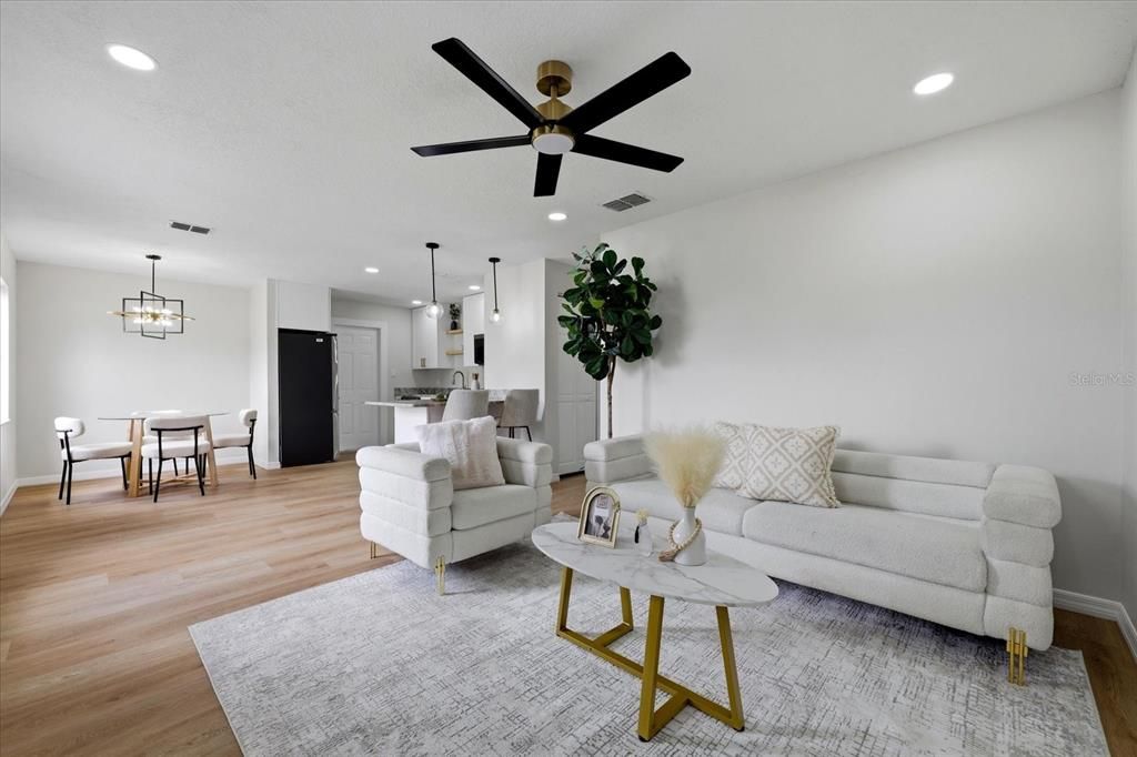 For Sale: $297,000 (3 beds, 1 baths, 1008 Square Feet)