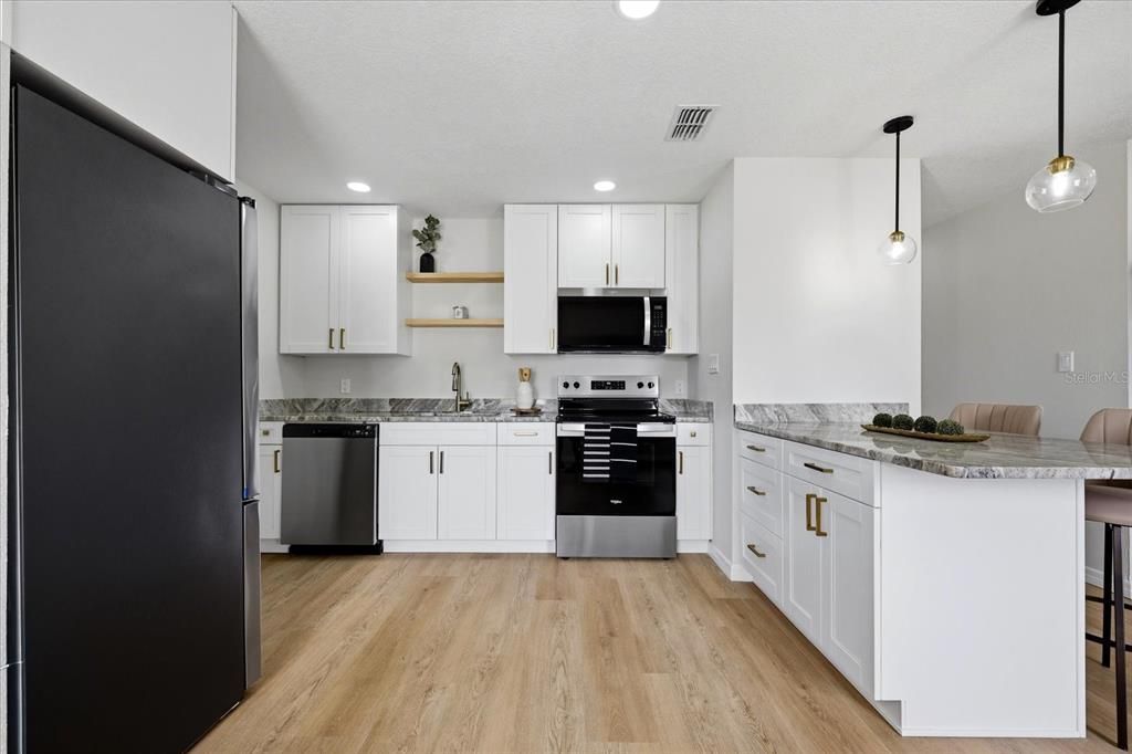For Sale: $297,000 (3 beds, 1 baths, 1008 Square Feet)