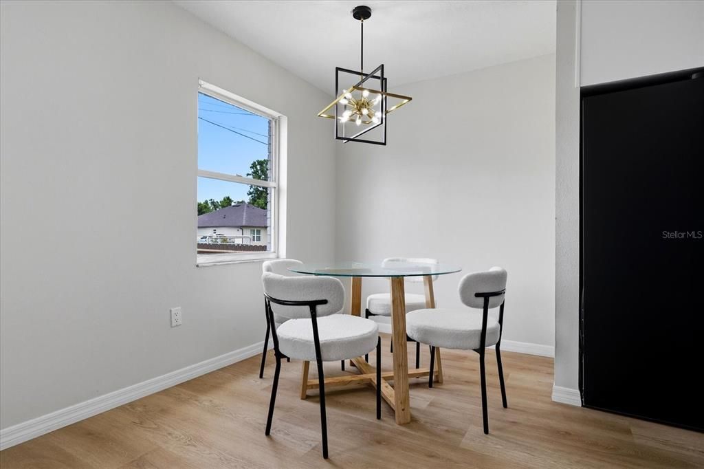 For Sale: $297,000 (3 beds, 1 baths, 1008 Square Feet)