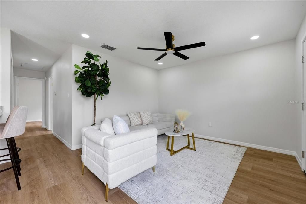 For Sale: $297,000 (3 beds, 1 baths, 1008 Square Feet)