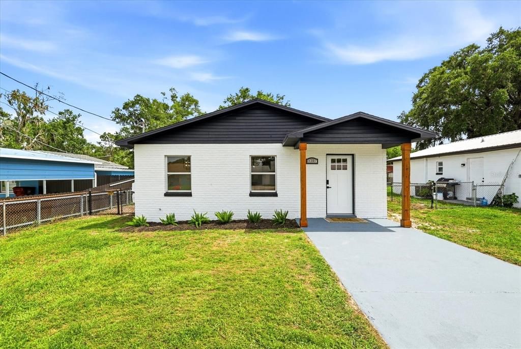 For Sale: $297,000 (3 beds, 1 baths, 1008 Square Feet)