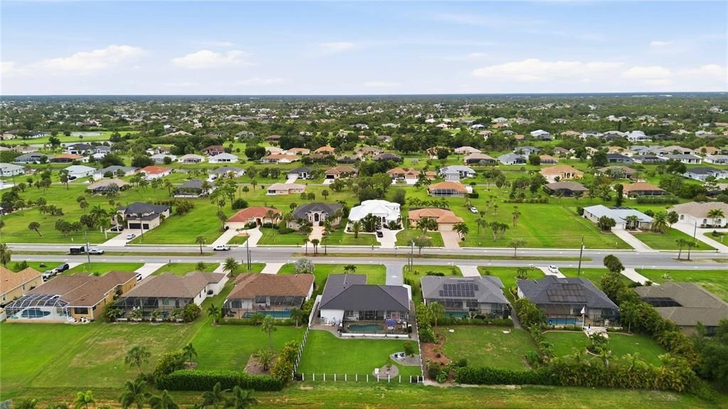 En Venta: $617,000 (3 camas, 2 baños, 2425 Pies cuadrados)