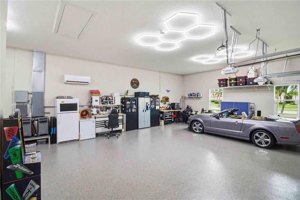 En Venta: $617,000 (3 camas, 2 baños, 2425 Pies cuadrados)