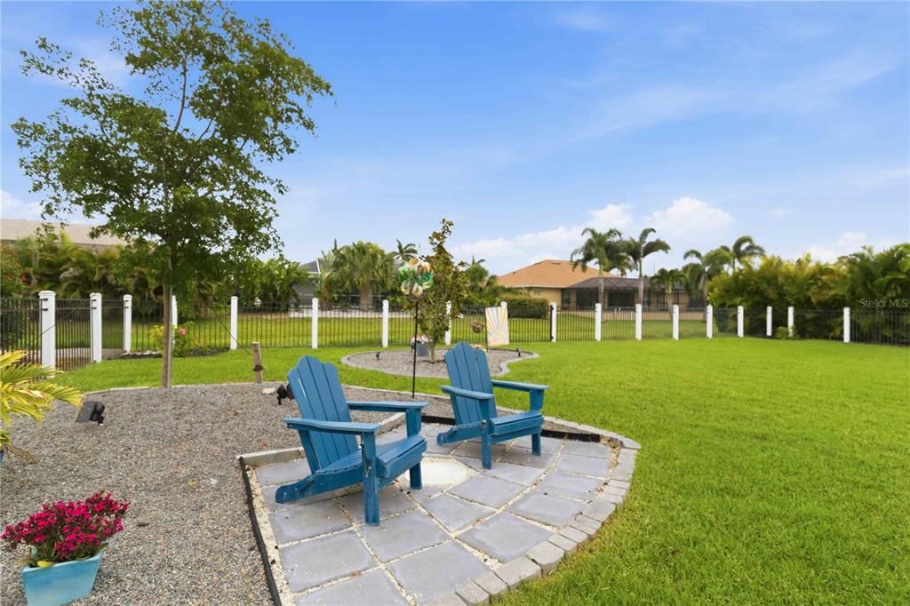 En Venta: $617,000 (3 camas, 2 baños, 2425 Pies cuadrados)