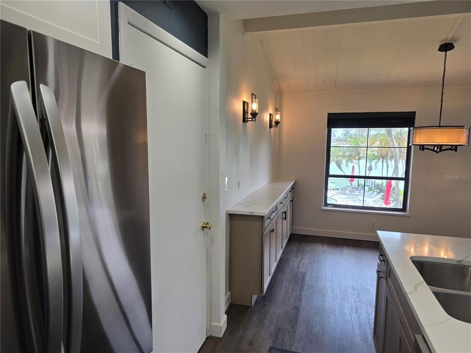 В аренду: $2,495 (2 спален, 2 ванн, 1145 Квадратных фут)