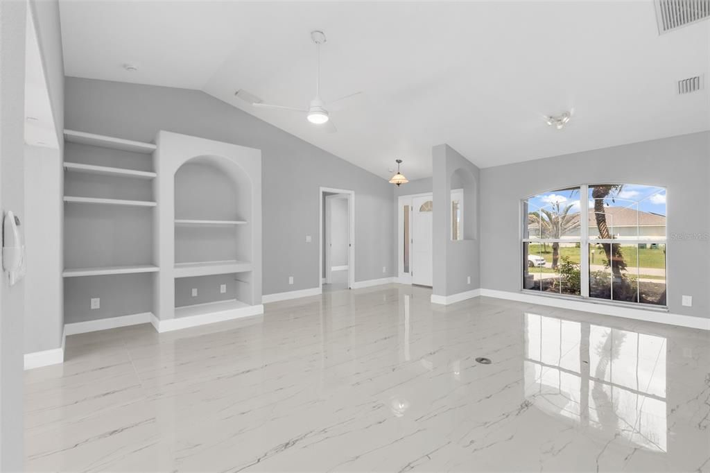 For Sale: $319,000 (3 beds, 2 baths, 1541 Square Feet)
