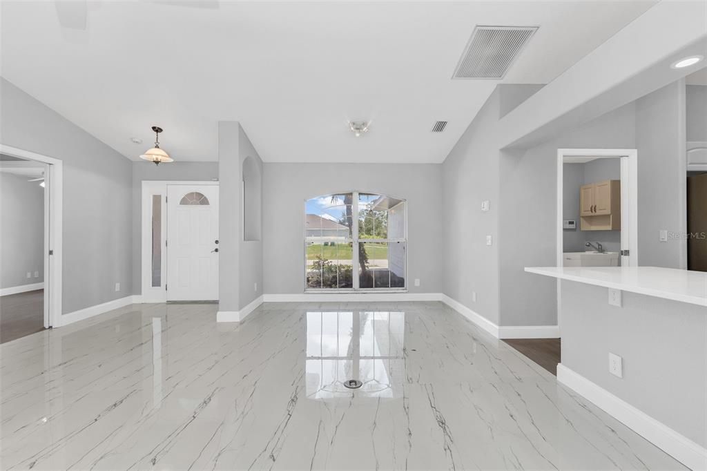 For Sale: $319,000 (3 beds, 2 baths, 1541 Square Feet)