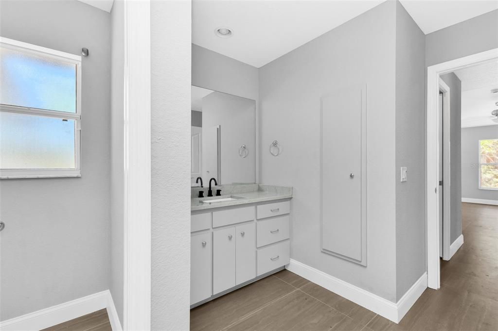 For Sale: $319,000 (3 beds, 2 baths, 1541 Square Feet)