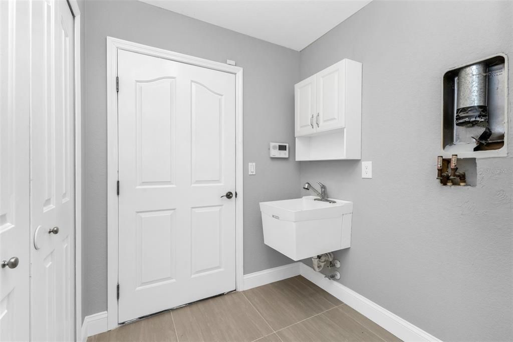 For Sale: $319,000 (3 beds, 2 baths, 1541 Square Feet)
