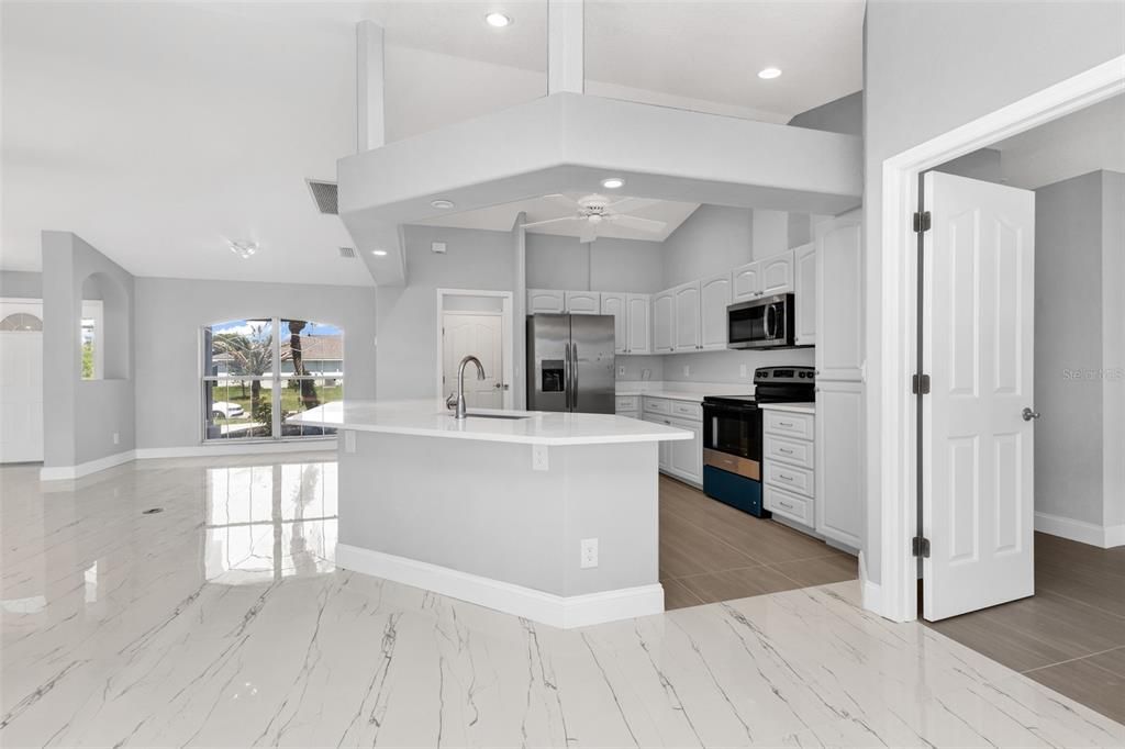 For Sale: $319,000 (3 beds, 2 baths, 1541 Square Feet)