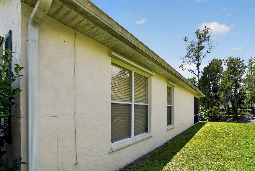 For Sale: $410,000 (3 beds, 2 baths, 1829 Square Feet)