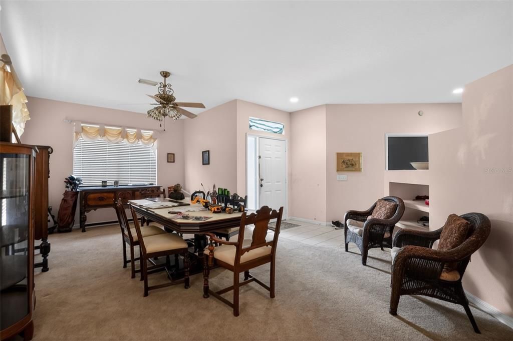 For Sale: $410,000 (3 beds, 2 baths, 1829 Square Feet)
