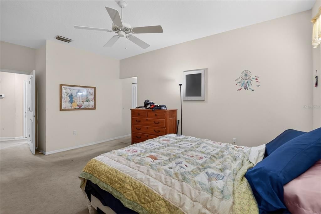 For Sale: $410,000 (3 beds, 2 baths, 1829 Square Feet)