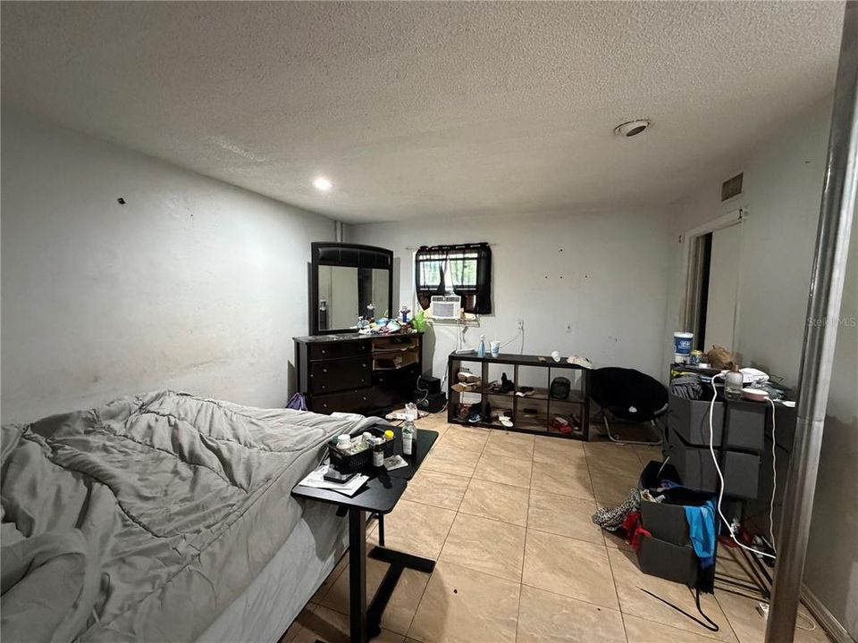 For Sale: $319,700 (4 beds, 1 baths, 1610 Square Feet)