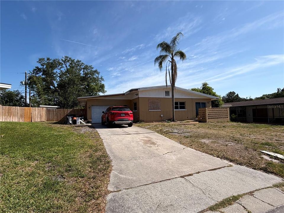 For Sale: $319,700 (4 beds, 1 baths, 1610 Square Feet)
