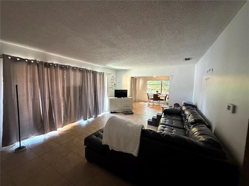For Sale: $319,700 (4 beds, 1 baths, 1610 Square Feet)