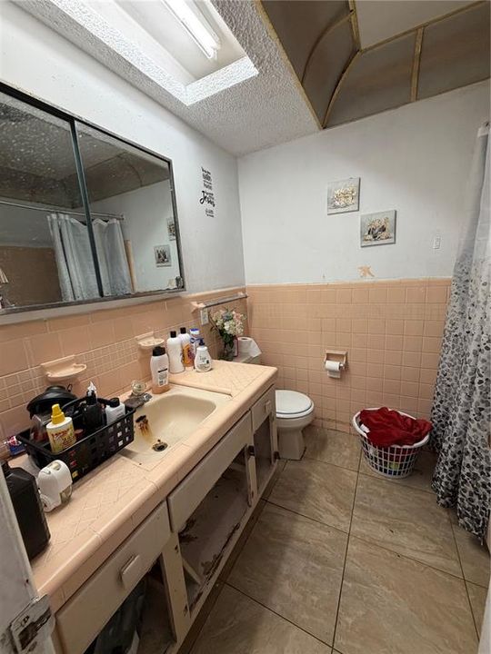For Sale: $319,700 (4 beds, 1 baths, 1610 Square Feet)