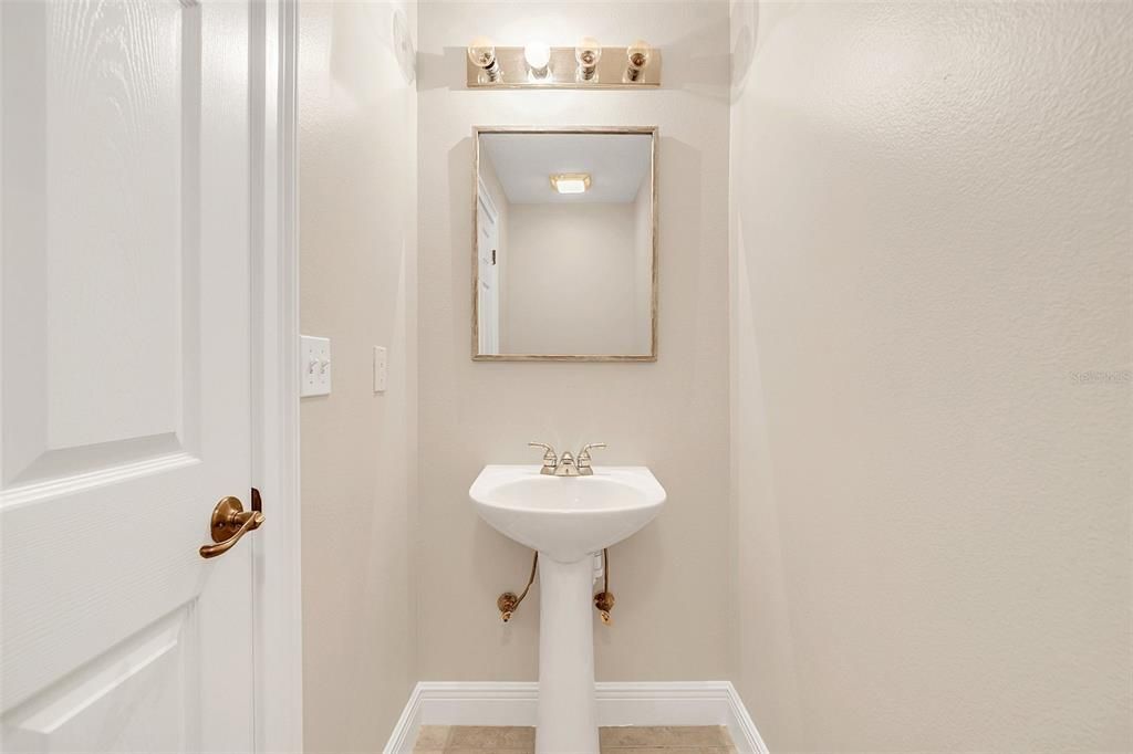 For Rent: $3,795 (3 beds, 3 baths, 2150 Square Feet)