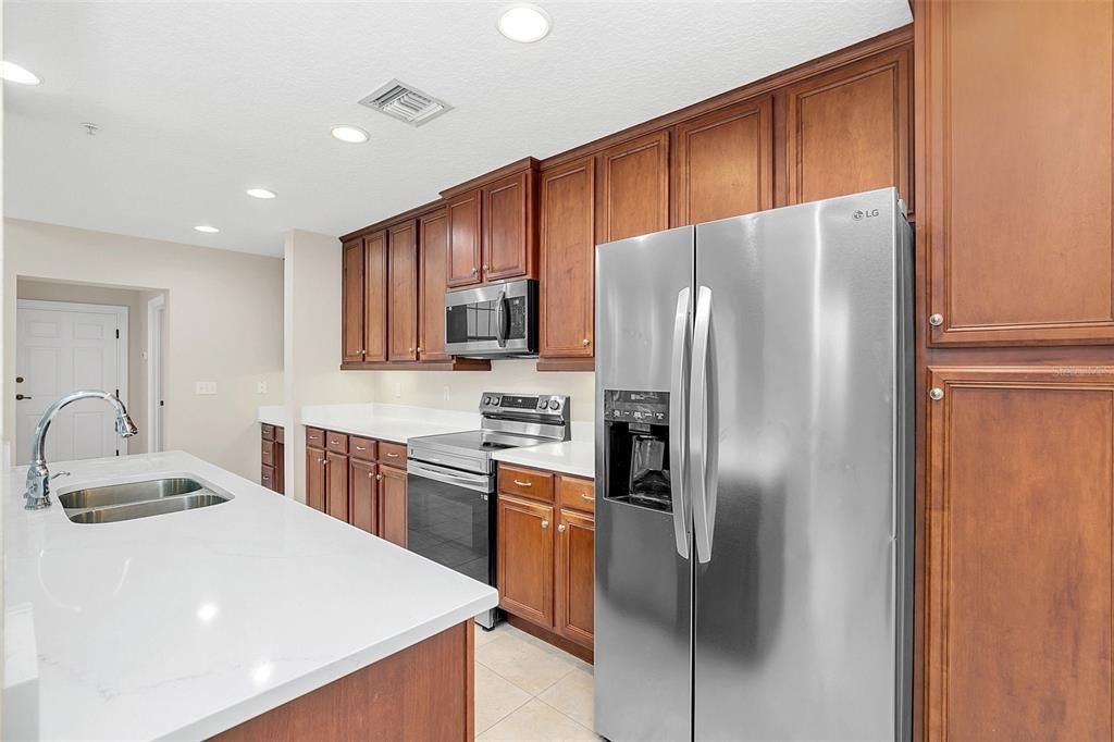 For Rent: $3,795 (3 beds, 3 baths, 2150 Square Feet)