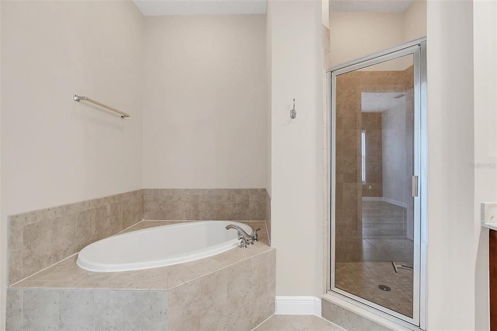 For Rent: $3,795 (3 beds, 3 baths, 2150 Square Feet)