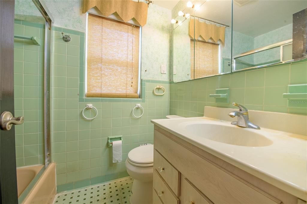 For Sale: $399,000 (4 beds, 3 baths, 3591 Square Feet)