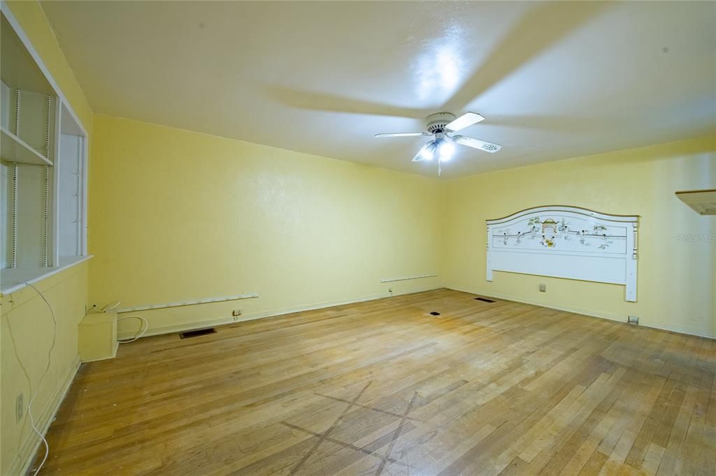 For Sale: $399,000 (4 beds, 3 baths, 3591 Square Feet)