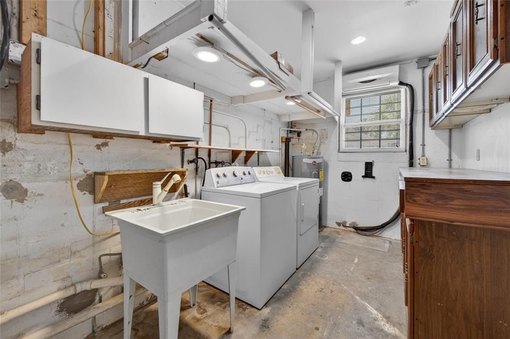 For Sale: $399,000 (4 beds, 3 baths, 3591 Square Feet)