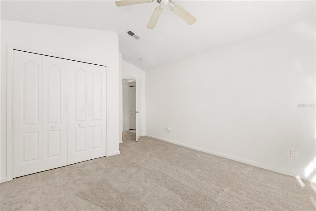 На продажу: $329,999 (3 спален, 2 ванн, 1704 Квадратных фут)