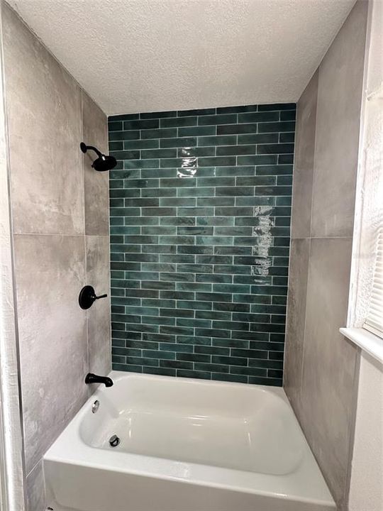 For Sale: $285,000 (2 beds, 1 baths, 1096 Square Feet)