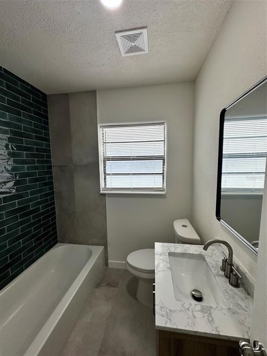 For Sale: $285,000 (2 beds, 1 baths, 1096 Square Feet)