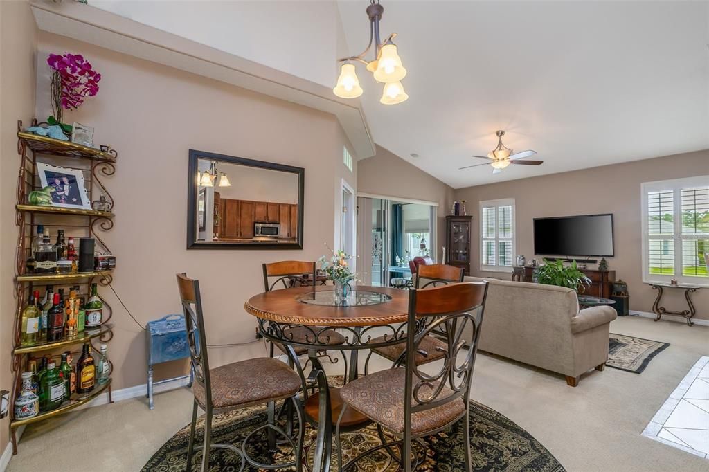 En Venta: $345,000 (2 camas, 2 baños, 1798 Pies cuadrados)