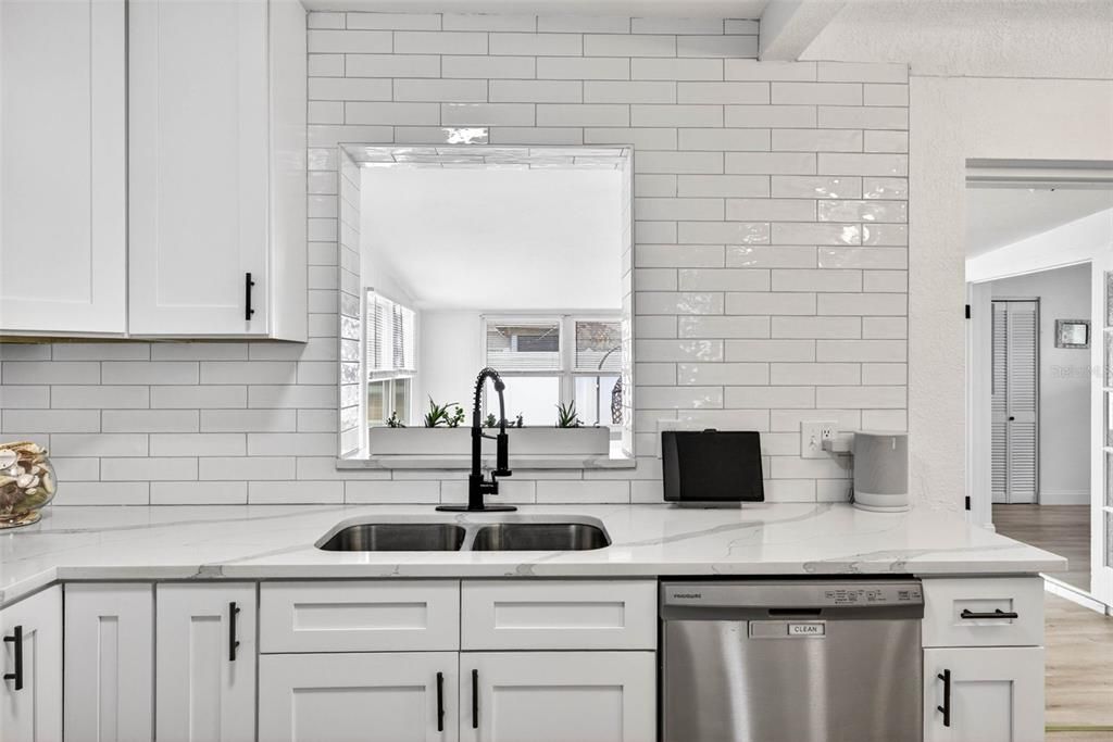 En Venta: $549,000 (4 camas, 2 baños, 1822 Pies cuadrados)