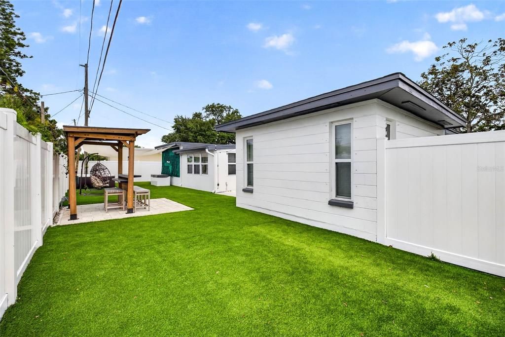 En Venta: $549,000 (4 camas, 2 baños, 1822 Pies cuadrados)