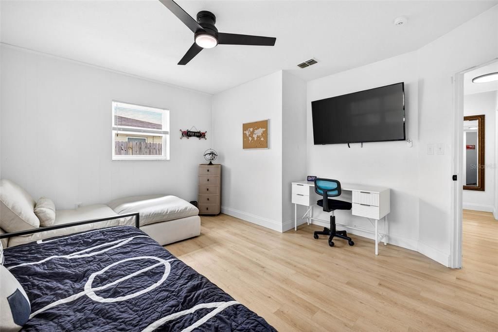 En Venta: $549,000 (4 camas, 2 baños, 1822 Pies cuadrados)