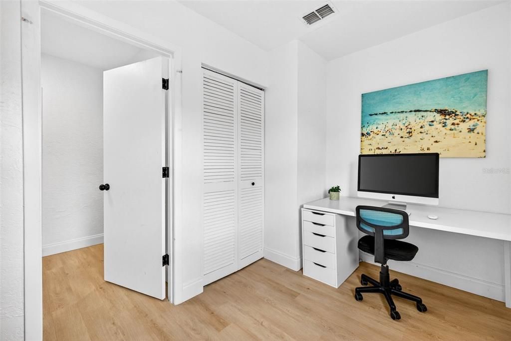 En Venta: $549,000 (4 camas, 2 baños, 1822 Pies cuadrados)