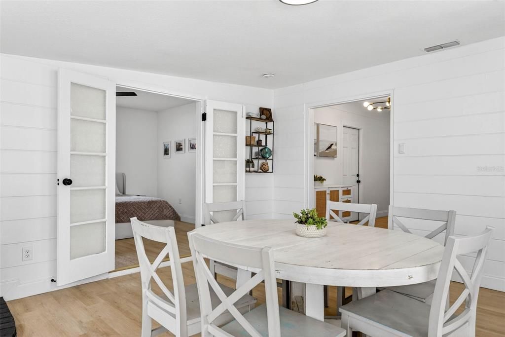 En Venta: $549,000 (4 camas, 2 baños, 1822 Pies cuadrados)