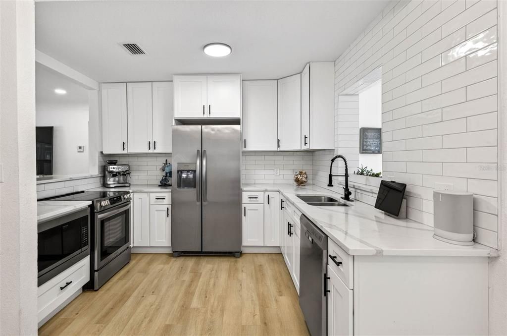 En Venta: $549,000 (4 camas, 2 baños, 1822 Pies cuadrados)