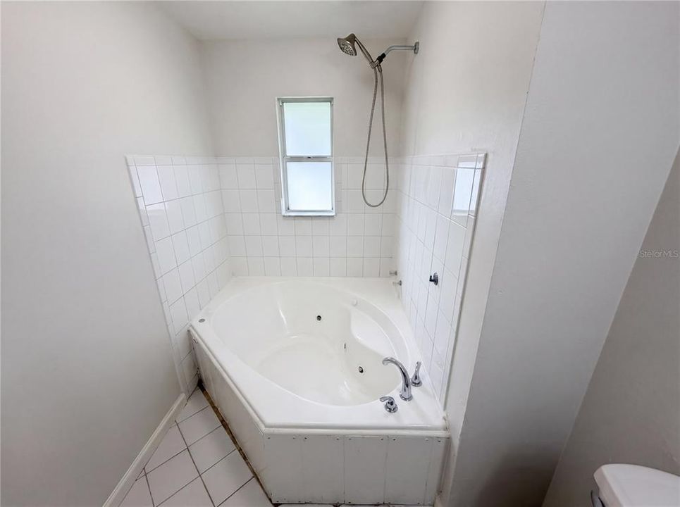 For Sale: $258,000 (3 beds, 2 baths, 1170 Square Feet)