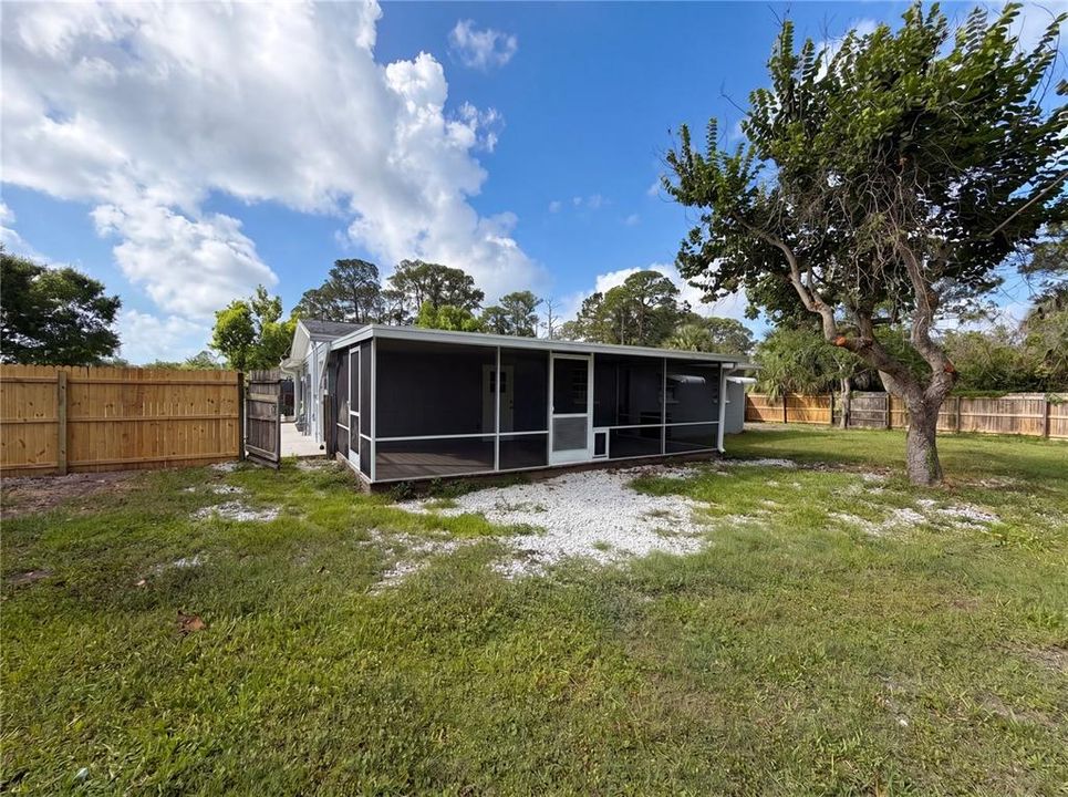 For Sale: $258,000 (3 beds, 2 baths, 1170 Square Feet)