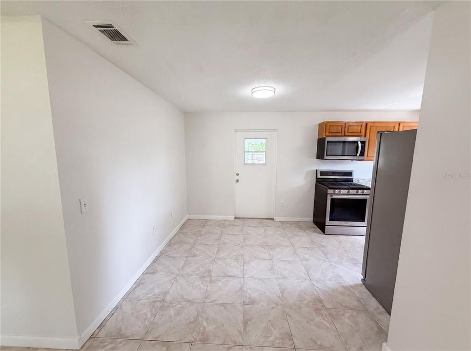 For Sale: $258,000 (3 beds, 2 baths, 1170 Square Feet)