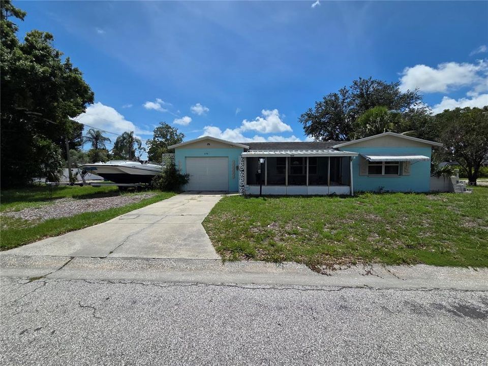 For Sale: $289,924 (2 beds, 1 baths, 788 Square Feet)